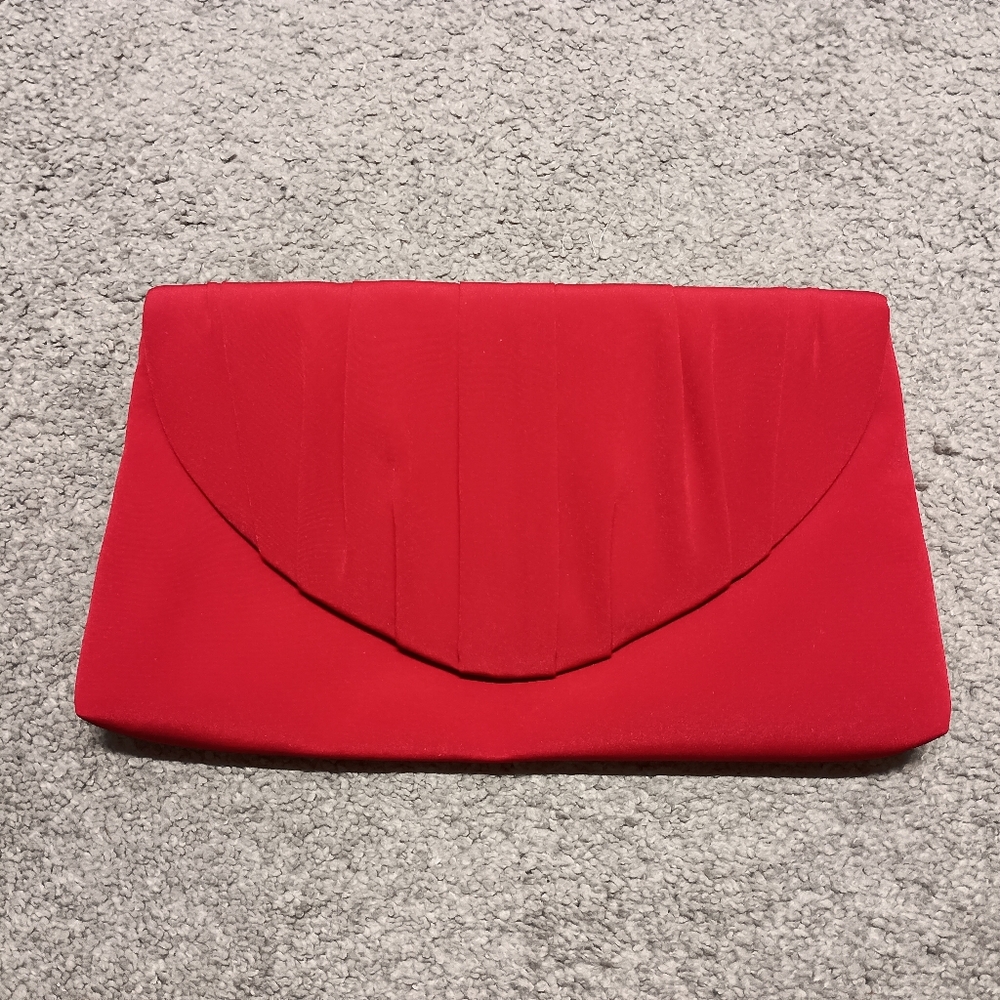 La Regale Red Clutch